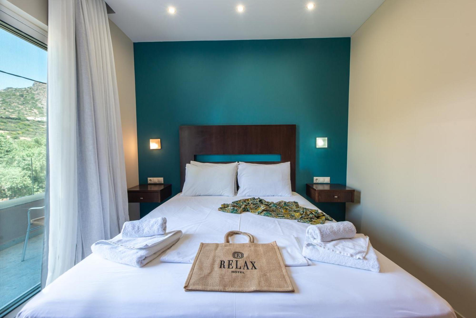 Relax Hotel Палеохора Экстерьер фото