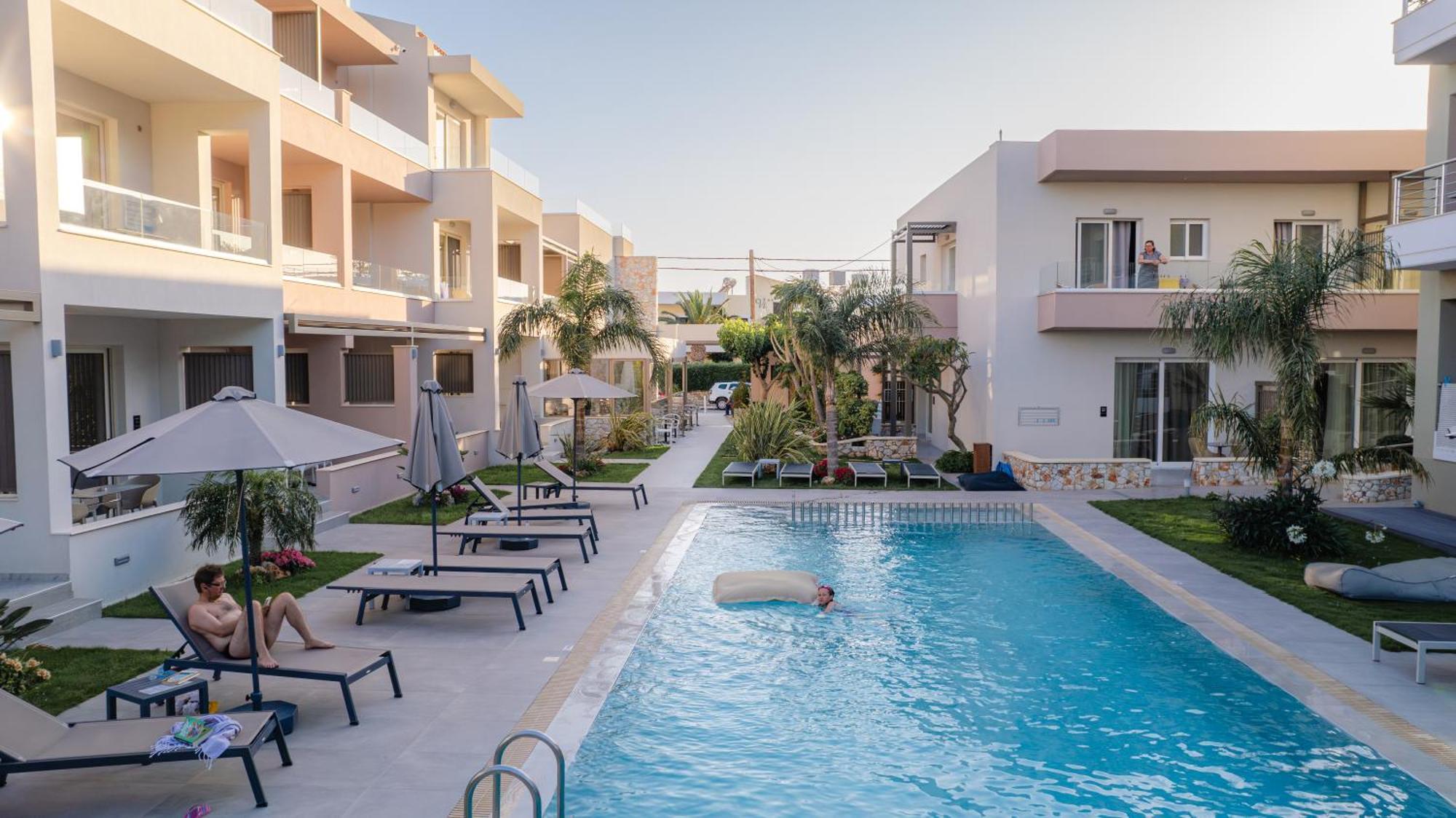 Relax Hotel Палеохора Экстерьер фото