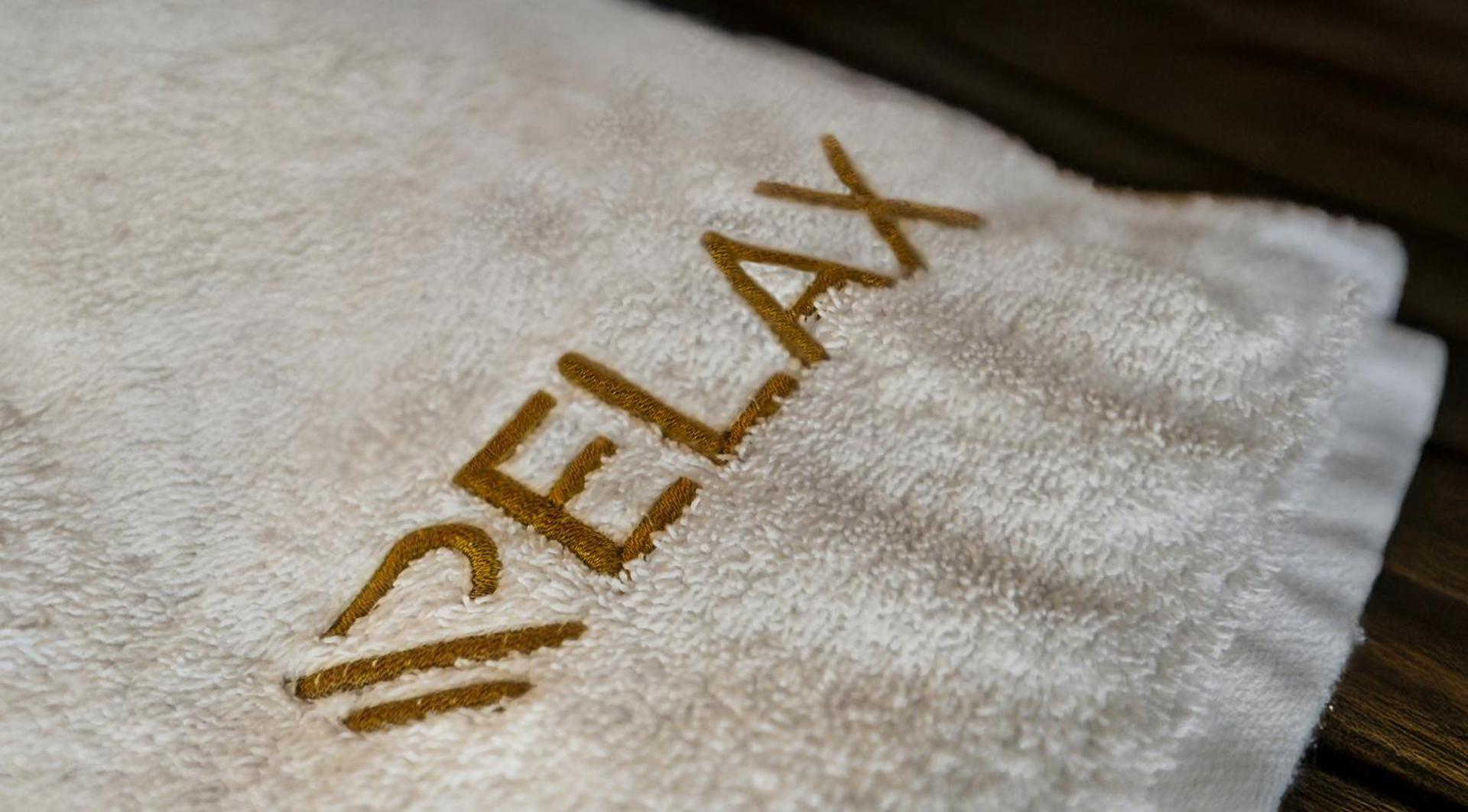 Relax Hotel Палеохора Экстерьер фото