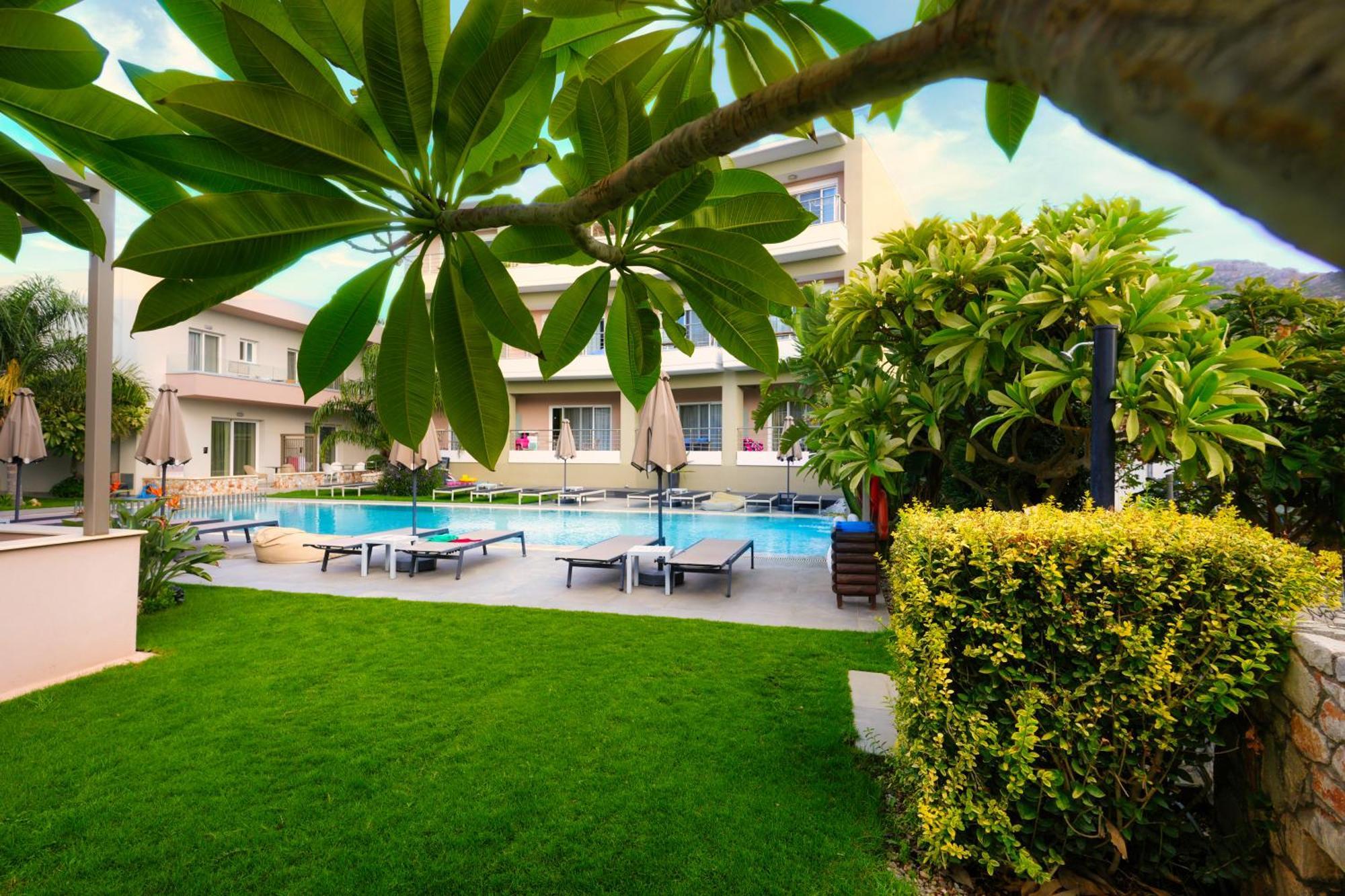 Relax Hotel Палеохора Экстерьер фото