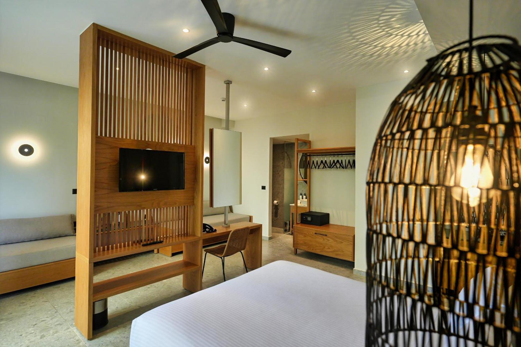 Relax Hotel Палеохора Экстерьер фото